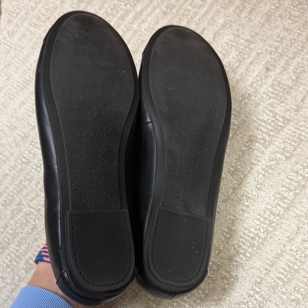 Vionic Black Textured Toe Flats - image 4